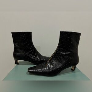 MICHAEL Michael Kors 7.5 Elegant Black Leather Croc-Embossed Ankle Boots